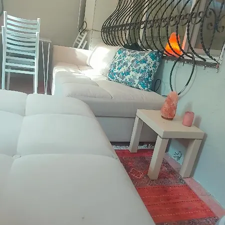 Apartment & Seaside With Shisha